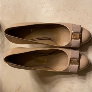Ferragamo size 8 patent leather nude heels